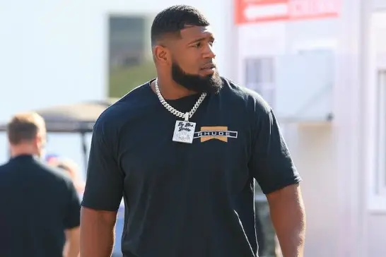 Ed Oliver recibe el apoyo de los Bills tras una tragedia familiar